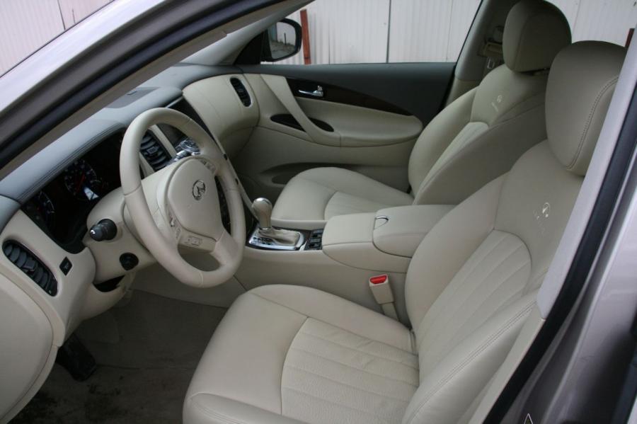  Infiniti EX35 2008 года  (фото 30 из 48)